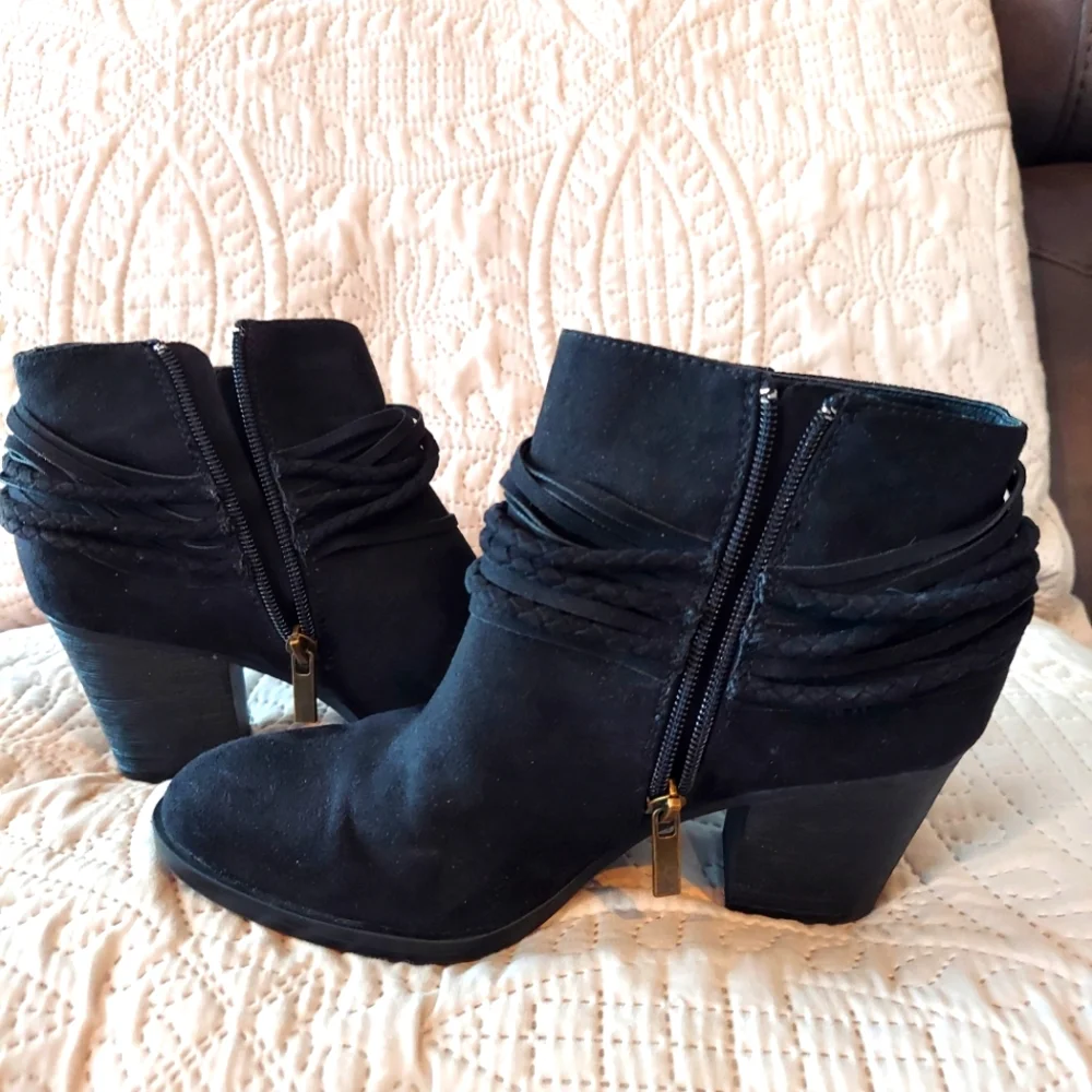 BAMBOO black suede